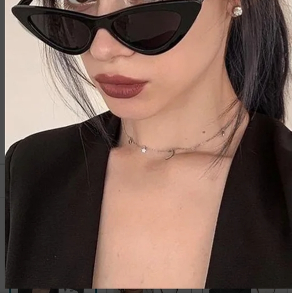 Meet your Posher, Bitxi - Picture 1 of 1